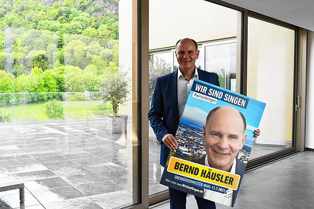 Bernd Häusler, Singener Oberbürgermeister und lange einziger Bewerber bei der OB-Wahl, stellte Ende Mai seine Wahlkampagne vor. Zu der ...