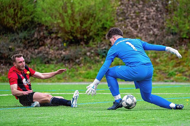 Bild 30: FSV Rheinfelden feiert 12:0-Kantersieg gegen Freiburger FC U23 &ndash; und wir haben Bilder!
