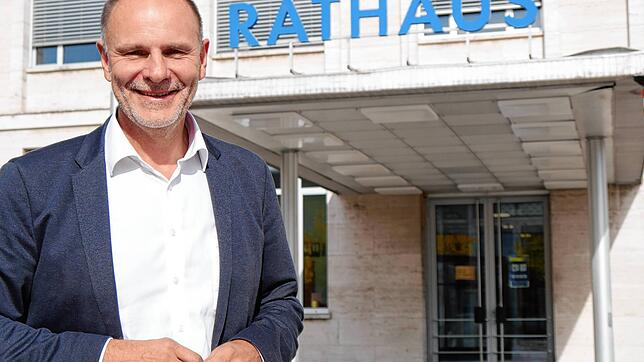 Oberbürgermeister Bernd Häusler stellt sich im Interview den Fragen des SÜDKURIER.