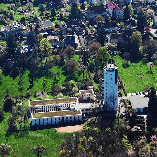 Der Otto-Moericke-Turm in Allmannsdorf – hier eine Luftaufnahme von 2017 – bietet einen wunderbaren Blick auf Konstanz und den Bodensee.