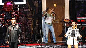 Sängerin Anastacia beim Auftritt zum Finale des Hohentwielfestivals auf dem Rathausplatz in Singen.