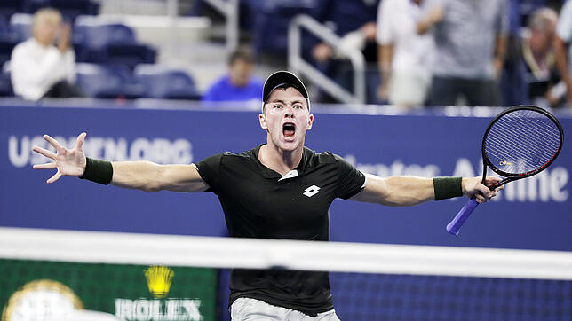 Geschafft: Der aus Furtwangen stammende Tennisprofi Dominik Koepfer hat in der Nacht zum Samstag sensationell das Achtelfinale der ...