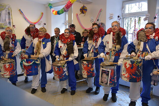 Bild 4: Narrenstimmung im SÜDKURIER-Stüble: Bilder vom Fasnetsmentig