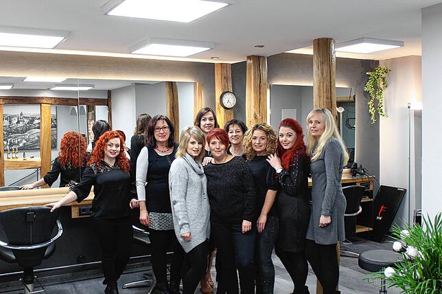 Das Team von Friseur Wilbert freut sich auf Montag. Von links: Aileen Jäger, Dagmar Wilbert-Heitzmann, Jaqueline Schönhardt, Nadine ...