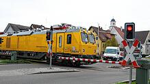 Probefahrt mit Tempo 20: Ein Messzug der Deutschen Bahn war vergangene Woche auf der Strecke der Ablachtalbahn von Stockach nach Mengen ...