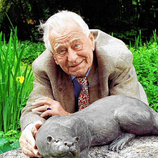 Der deutsche Tierfilmer, Zoologe und Buchautor Heinz Sielmann (1917 bis 2006), hier auf einem Foto, das im August 1996 entstand, setzte ...