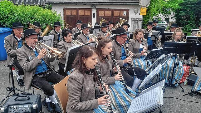 Bild 13: Feierabendhock Musikverein Ittendorf
