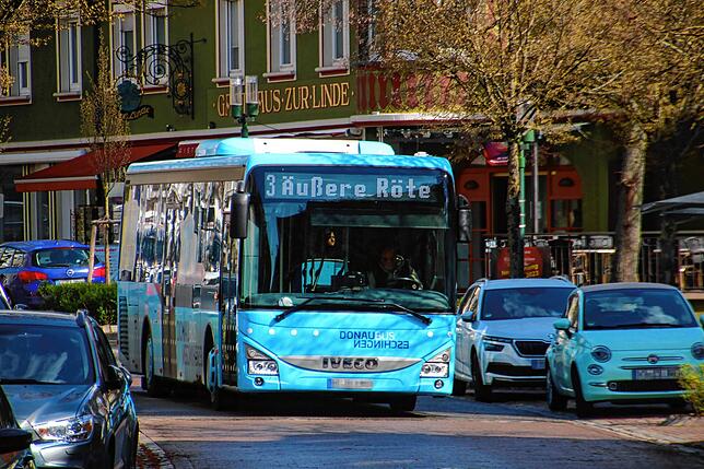 Der Stadtbus soll auch weiter durch die Innenstadt fahren. Für die überregionalen Busse gibt es neue Ideen.