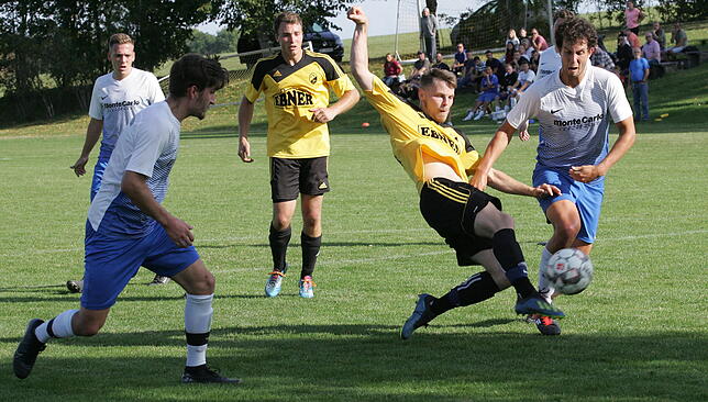 Bild 6: SV Nöggenschwiel verliert gegen Spvgg. Brennet-Öflingen mit 2:3 &ndash; wir haben die Bilder!