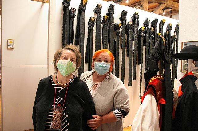 Bändelkappen in rauen Mengen wurden aus privater Hand für die Ausstellung Wunderkammer Schwarzwald dem Schwarzwaldverein Stühlingen zur ...