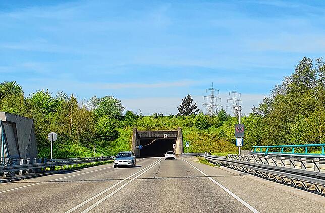 Vor dem Rappensteintunnel wurden elektronische Anzeigen aufgestellt.