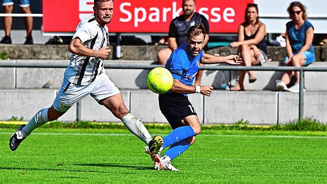 Gefühlte Niederlage: Julian Bächle (rechts, gegen Timo Kronenberger) brachte die SG Mettingen/Krenkingen zwar in Führung, doch in der ...