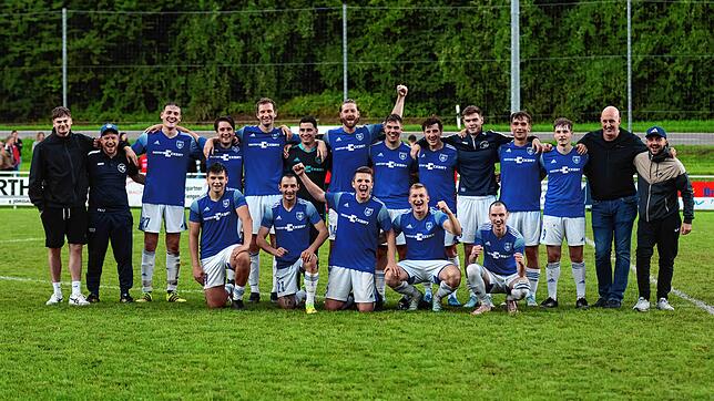Jubel beim Gastgeber: Die SG Stühlingen/Weizen gewann durch ein 2:1-Sieg im Finale gegen den TuS Bonndorf das Kurzturnier im Rahmen der ...