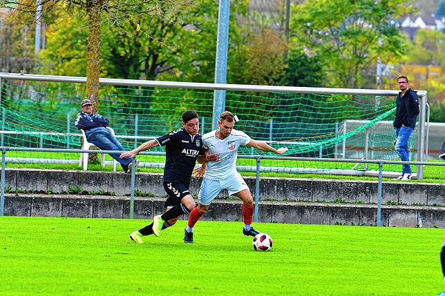 Bild 4: VfB Waldshut siegt mit 3:0 beim FV Lörrach-Brombach II &ndash; und wir haben Bilder!