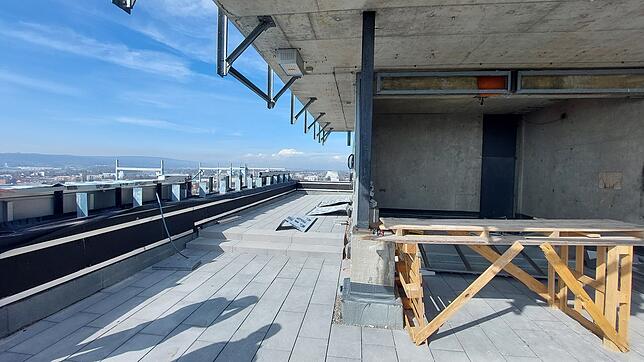 Im obersten Geschoss des Telekomturms entsteht eine Dachterrasse für alle Hausbewohner. Hier kann gemeinsam gechillt, gegrillt und ...