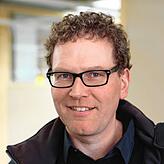 „Alle Geländer müssen abmontiert, um zehn Zentimeter erhöht und wieder angebracht werden“, sagt Architekt Tobias Strecker.