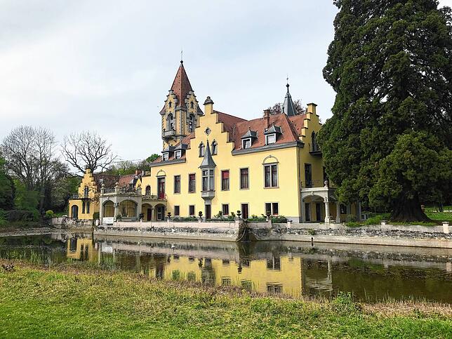 Die Villa Seeheim. Auf diesem Gelände, wenn auch nicht im heutigen Gebäude, wohnte Napoleon mit seiner Mutter.