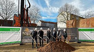 Symbolischer Spatenstich für das geplante Bauprojekt „Schillerquartett“ in Rheinfelden. Bild: Schleith GmbH Baugesellschaft