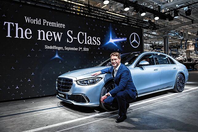 Konzerne wie Mercedes-Benz haben während der Corona-Krise massiv durch Kurzarbeitergeld profitiert. Derzeit sind sie so profitabel wie ...