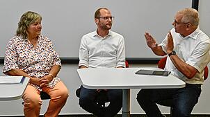 Eine angeregte Diskussionsrunde zum Thema Transformation Automobilität fand im Technologiezentrum in St. Georgen statt. Von links ...