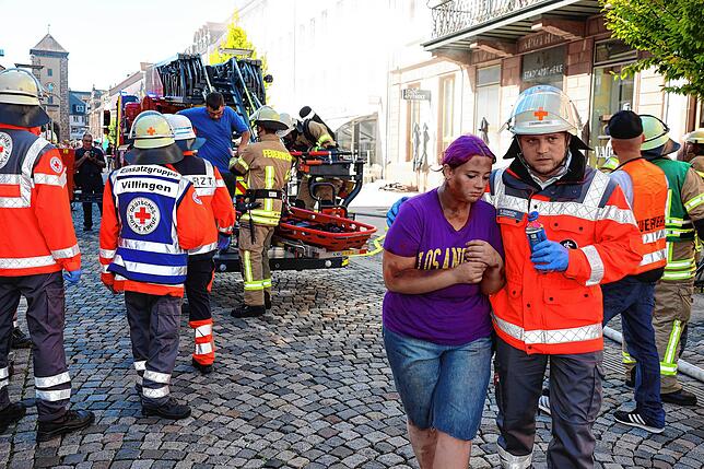 Bild 12: Die Feuerwehr Villingen demonstriert ihr Können bei der Hauptprobe