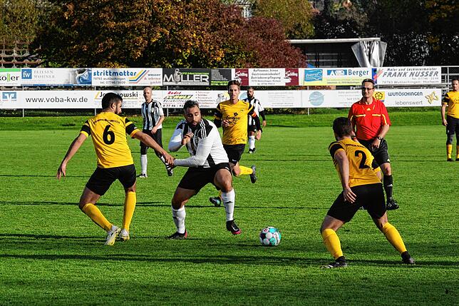 Bild 11: VfR Horheim-Schwerzen feiert gegen C.S.I. JR Laufenburg einen klaren 6:1-Erfolg &ndash; und wir haben die Bilder!
