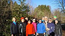 Mit ihnen ist das Geheimnis um den Weihnachtsbaum im Seepark gelüftet (von links): Anita Rupp, Marlies Slapnig, Erhard Nowack, Christel ...