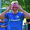 Seht her, mit dem Kopf hab ich es gemacht: Marius Thoma kann offensichtlich auch anders. Eines seiner vier Tore beim 4:2-Erfolg mit der ...