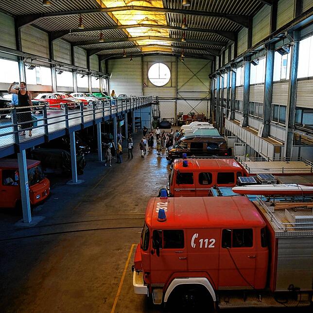 Diese Halle der ehemaligen Rieter-Werke ist heute eine Oldtimer-Halle. Insgesamt etwa 70 Interessierte nutzen die Führungen am Tag der ...