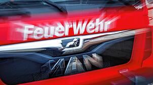 Bild : Zollernalbkreis: Zwei Verletzte nach Gebäudebrand – 300.000 Euro Schaden