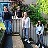 Dilara Camkiran, Sedef Karaosmanoglu und Isabell Lüdtke (von links) machen beim Haus Nazareth ihr Freiwilliges Soziales Jahr, hinten ...