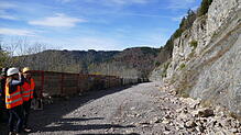 Bereits vor zehn Tagen wurden im Bereich des Fahler Lochs an der B 317 kurz vor Feldberg Arbeiten am Felshang verrichtet. Bild: Dirk ...