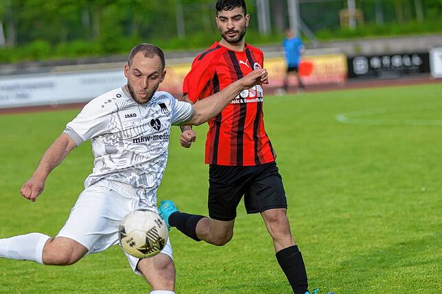Bild 21: FC 08 Bad Säckingen unterliegt beim FC Tiengen 08 II mit 2:3 – und wir haben Fotos!