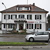 Das frühere Hotel Linde in Stockach. Derzeit hat das Landratsamt dort Flüchtlinge untergebracht. Doch die Stadt will das Gebäude schon ...