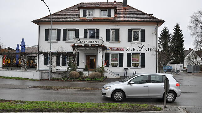 Das frühere Hotel Linde in Stockach. Derzeit hat das Landratsamt dort Flüchtlinge untergebracht. Doch die Stadt will das Gebäude schon ...