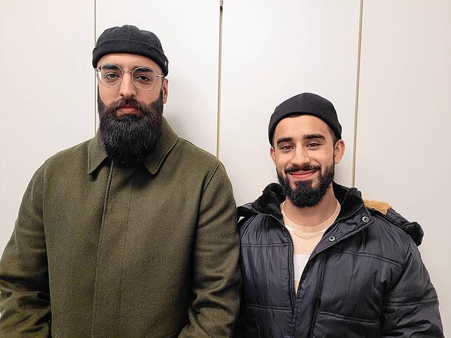 Imam Shamas Ul-Mulk Choudhery und Jugendleiter Asem Butt von der Ahmadiyya Muslim Jamaat.
