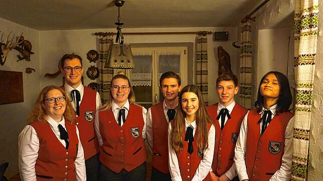 Neue Vorstandsmitglieder und neue Aktivmitglieder des Musikvereins Stetten-Bergöschingen (von links): Stefanie Fischer, Felix ...