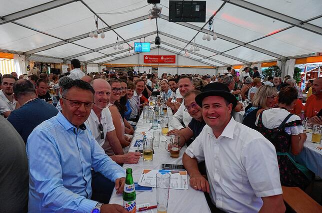 Bild 7: Chilbi: Stimmung pur im Festzelt beim Wunschkonzert