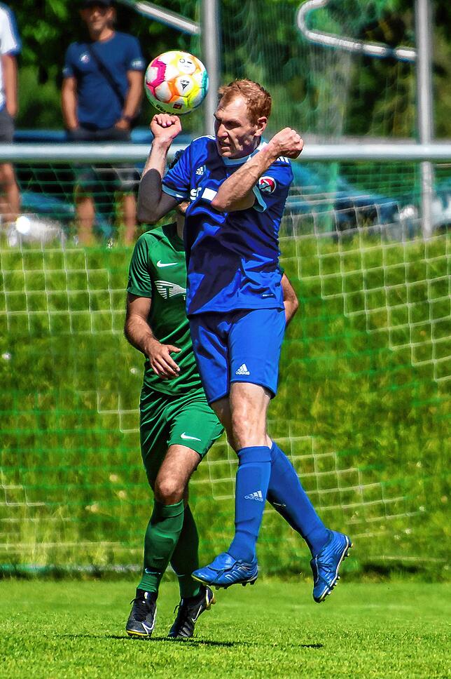 Bild 33: FC Weizen rettet sich durch das 2:1 beim SV Rheintal vor dem Direktabstieg &ndash; und wir haben Bilder!