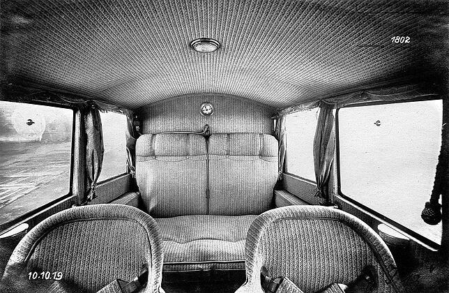 Ein Blick in die historische Kabine der Junkers F 13.