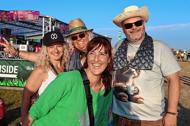 Bild 16: Wilde Outfits in Sicht: Das sind die modischsten Leute auf dem Southside Festival 2025