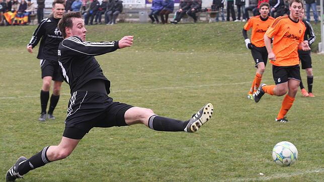 Allrounder: Jörg Ritter kann Torjäger (hier in einem Spiel gegen den SV Rheintal) und Torwart &ndash; und nun übernimmt der 30-Jährige ...