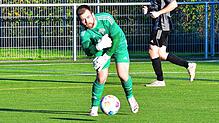 Sahnetag erwischt: Torwart Simon Krause vom FC Hochrhein holte sich nicht nur wegen des gehaltenen Strafstoßes gegen den FC Wittlingen ...