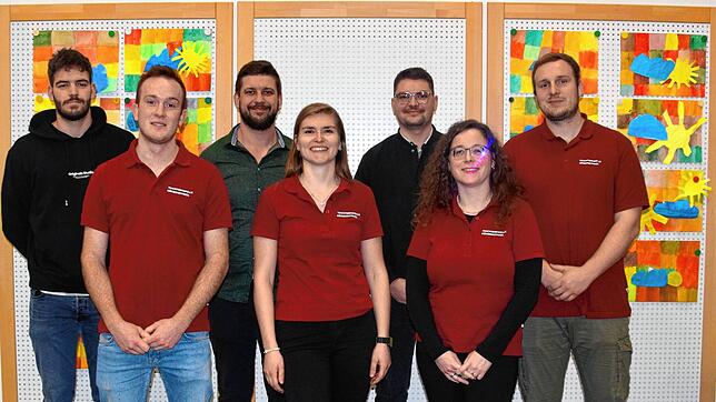 Der Vorstand (von links): die Beisitzer Tobias Schäfer und Lukas Eckert, Dirigent Christopher Matz, Kassiererin Caroline Flum, ...