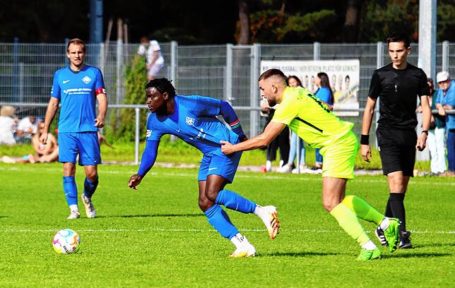 Bild 3: Die besten Bilder der Partie zwischen dem TSV Singen und dem FC Neustadt