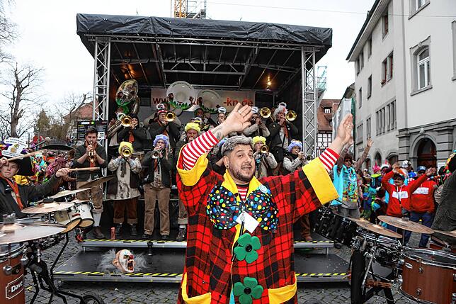 Bild 21: Bunt, bunter, Konstanzer Fasnacht: So fantasievoll geht es auf dem Münsterplatz zu