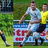 Zuschauer: Die beiden Mittelfeldstrategen Nikita Maul, VfB Waldshut (links) und Emanuel Esser, SV 08 Laufenburg (rechts) sind beim ...