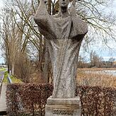 Die Pirmin-Statue wacht am Eingang der Insel.