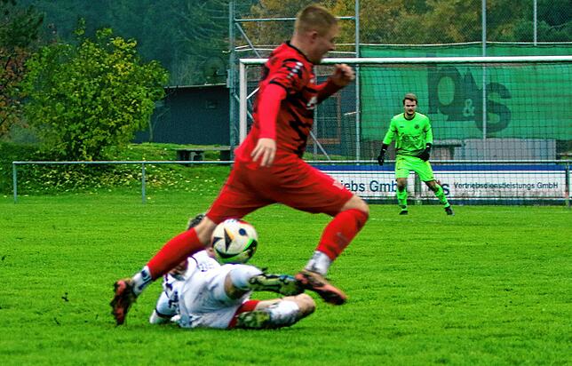 Bild 19: Acht Tore im Duell zwischen FV Walbertsweiler und SV Deggenhausertal. Wir haben die besten Bilder!