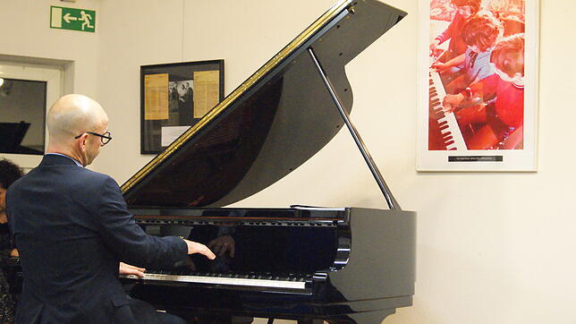 Pianist Georgi Mundrov spielte bei der Einweihung des neuen Steinway-Flügels, der einst in der Musikschule Honigberger als ...